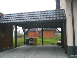 Carport an Einfamilienhaus